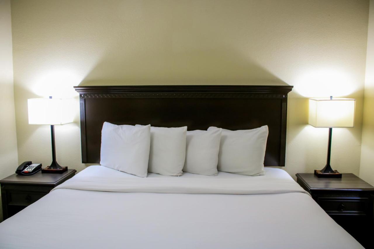 Country Inn & Suites By Radisson, Richmond West At I-64, Va מראה חיצוני תמונה