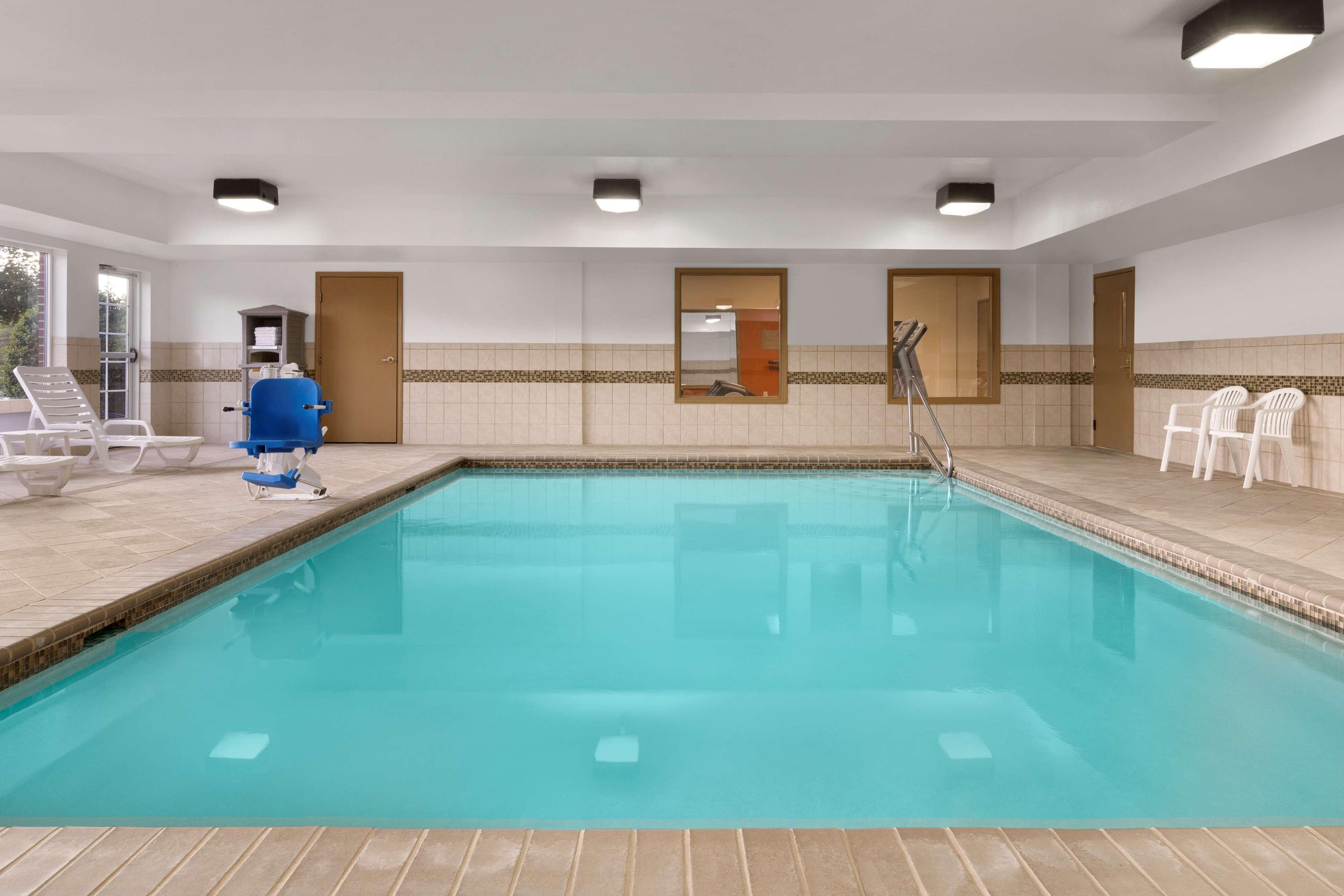 Country Inn & Suites By Radisson, Richmond West At I-64, Va מראה חיצוני תמונה